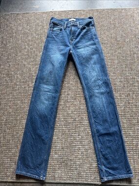 Classic Men's Straight-Leg Jeans in Medium Blue